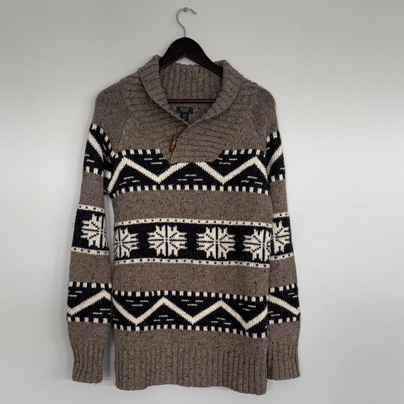 Roots Other - Roots Tan and Black Patterned Crewneck Sweater. Unisex style.